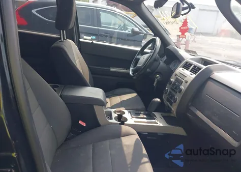 2011 Ford Escape Xlt z USA, uszkodzony, nr VIN 1FMCU9D78BKA85797